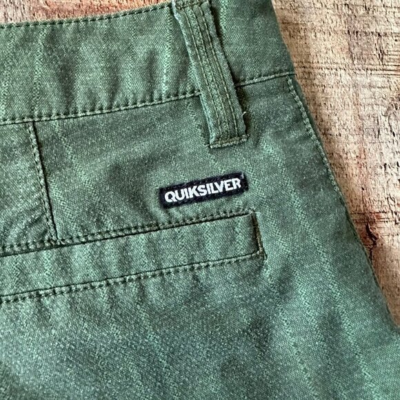 Quiksilver Boys Green Board Shorts 26” With Button & Zip Closure - Picture 9 of 11